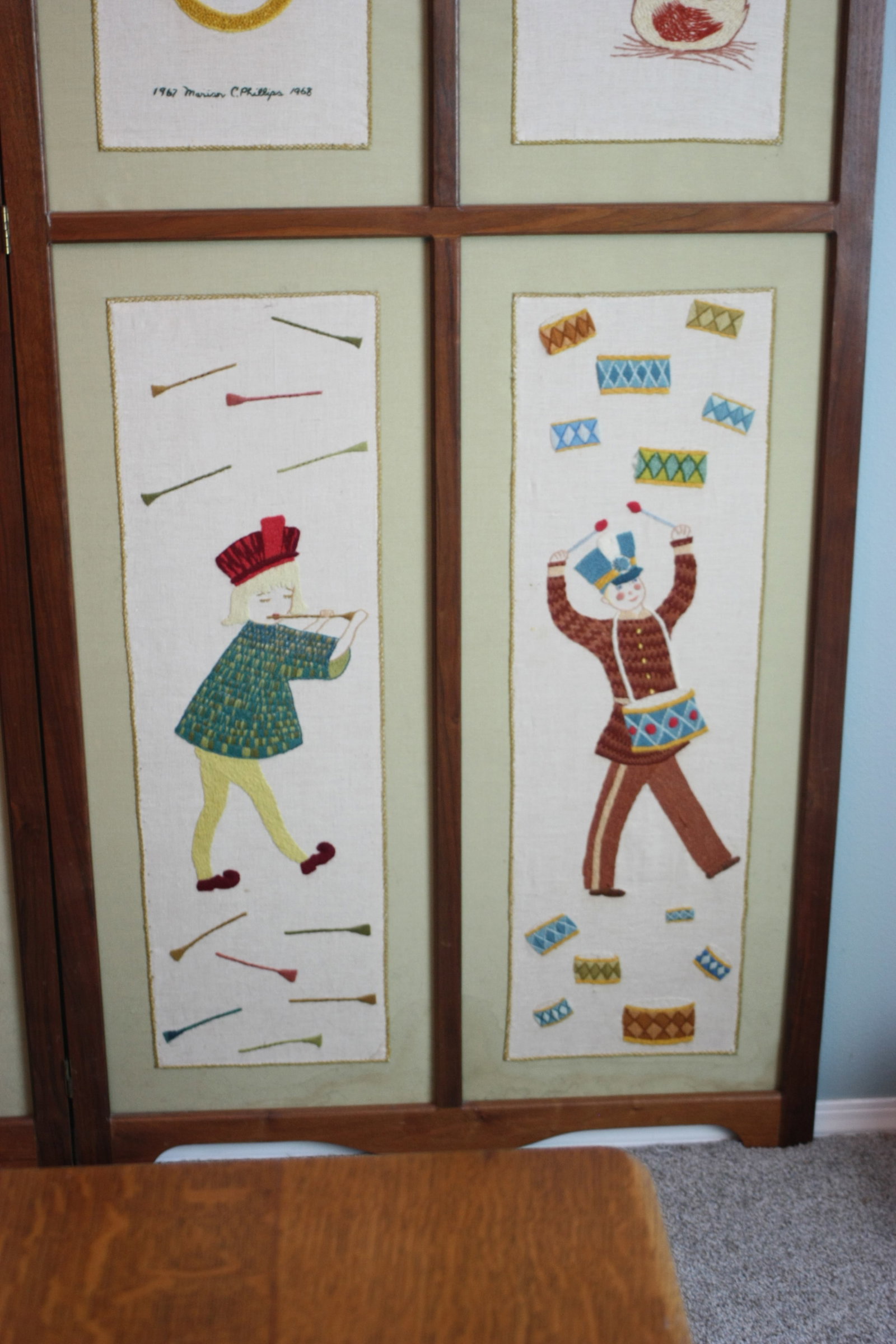 12 Days of Christmas Standing Floor Screen Handcrafted Vintage 1960s - 10