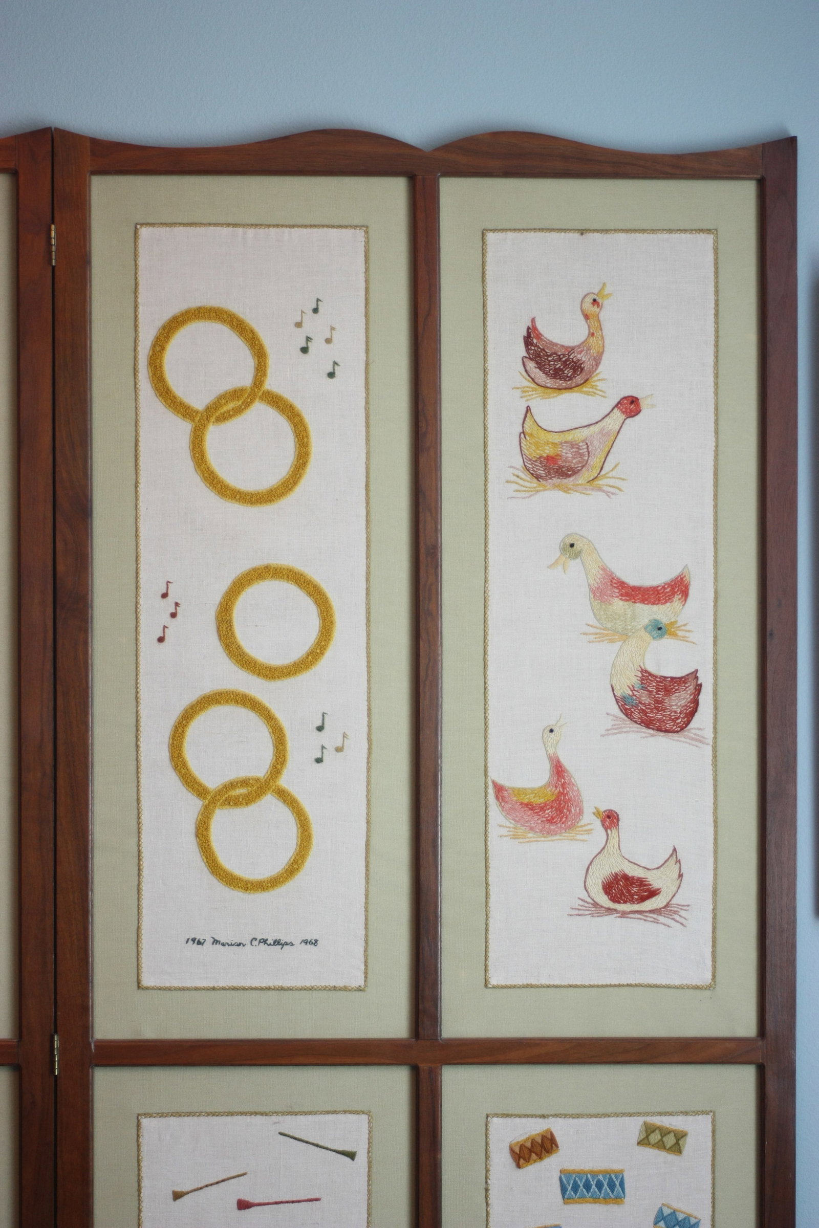 12 Days of Christmas Standing Floor Screen Handcrafted Vintage 1960s - 7