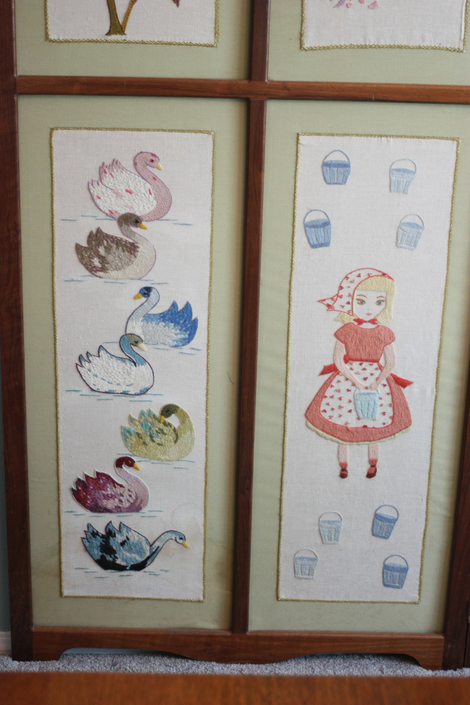 12 Days of Christmas Standing Floor Screen Handcrafted Vintage 1960s - 8