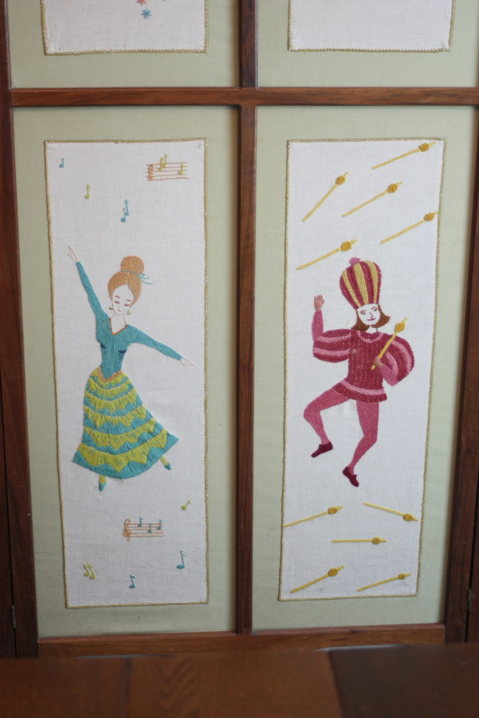 12 Days of Christmas Standing Floor Screen Handcrafted Vintage 1960s - 9