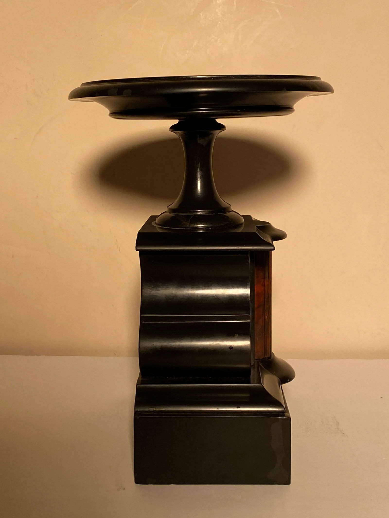 Late 19th Century French Tazza in Belgian Noir Marble With Red Verona Marble Details - 3