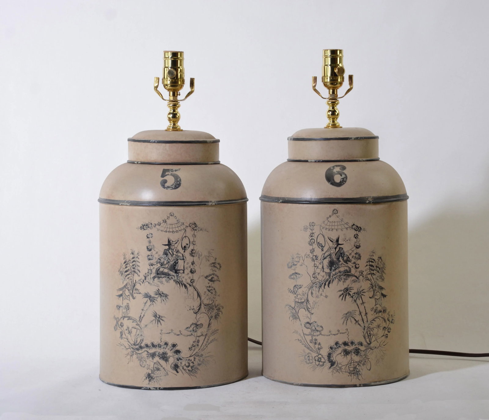 Vintage English Export Tea Caddy Hand-Painted Chinoiserie Figurines Table Lamp - 6