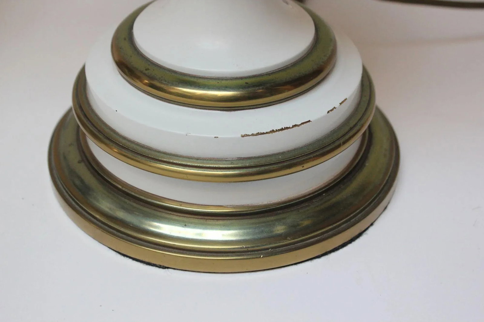 Pair of Hollywood Regency-Style Brass and Glass Stiffel Table Lamps - 11