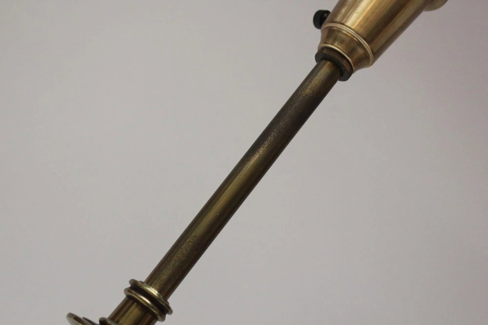 Pair of Hollywood Regency-Style Brass and Glass Stiffel Table Lamps - 7