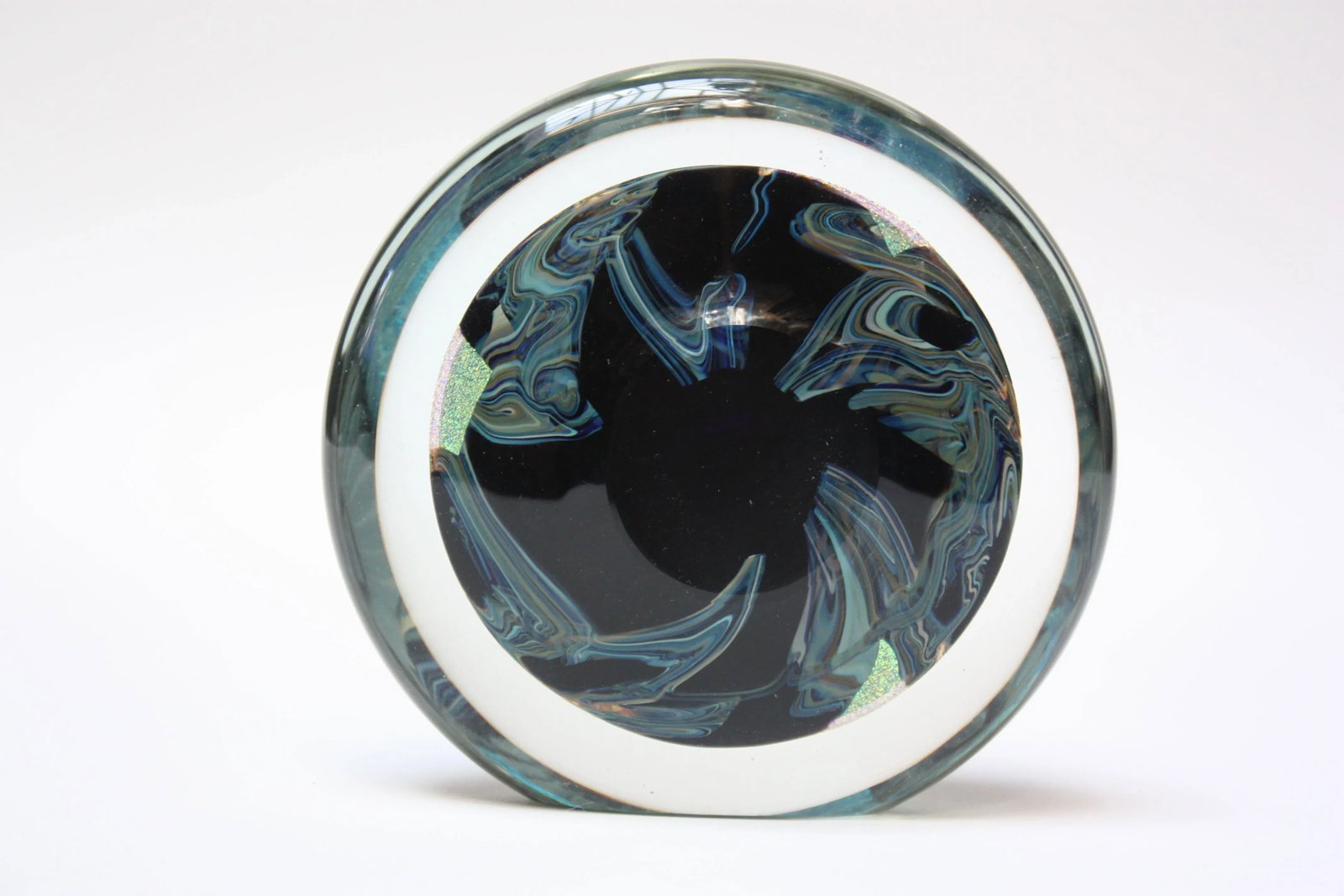 Robert Eickholt Art Glass Floral Paperweight - 4