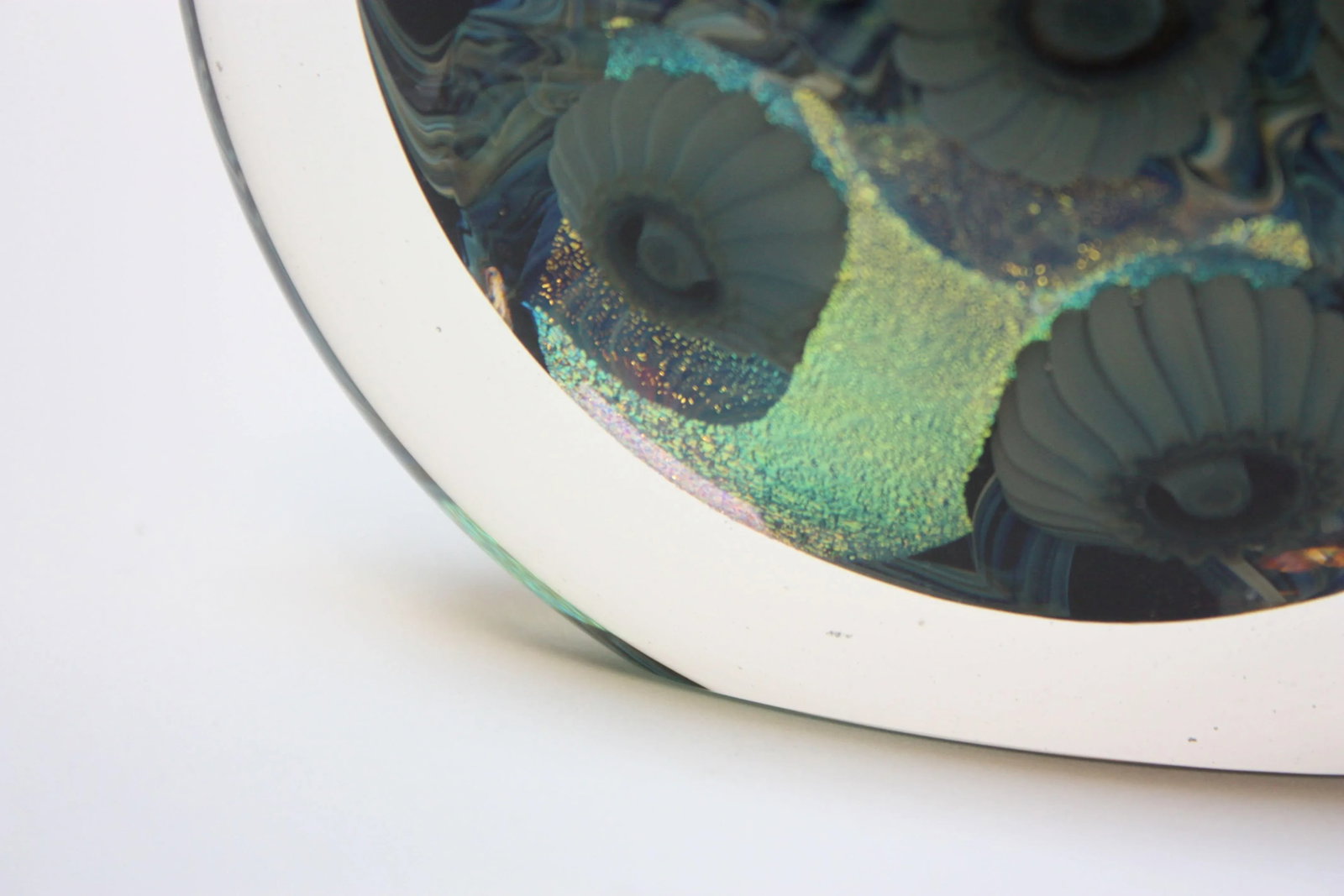 Robert Eickholt Art Glass Floral Paperweight - 5