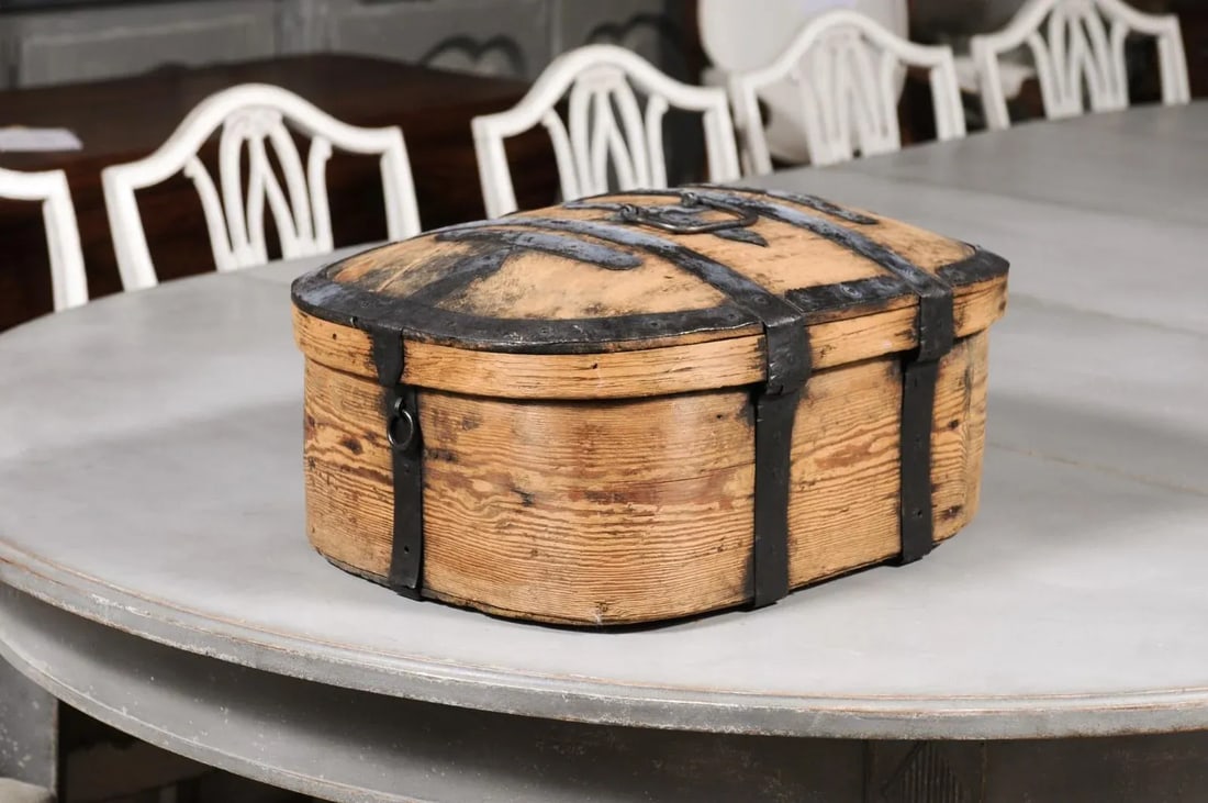 Swedish 1790s Rustic Oval Top Wooden Box with Iron Accents and Distressed Patina - 4