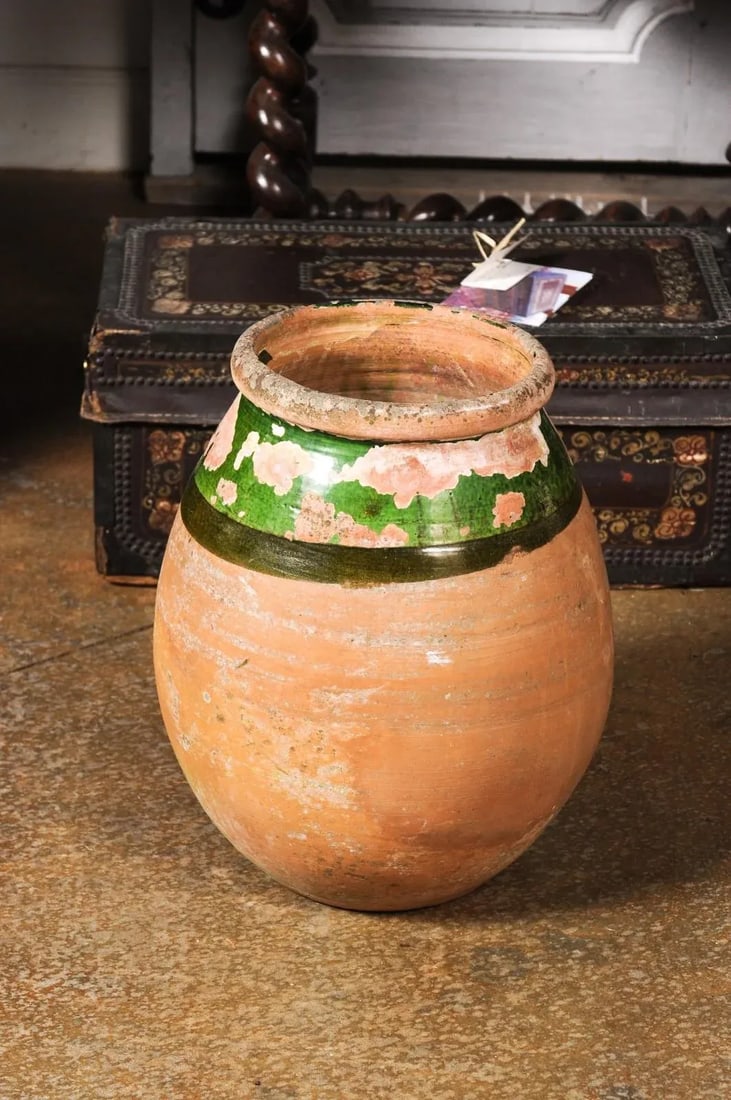 French Provincial Biot Jar with Green Glaze and Rustic Character, 20th Century - 3