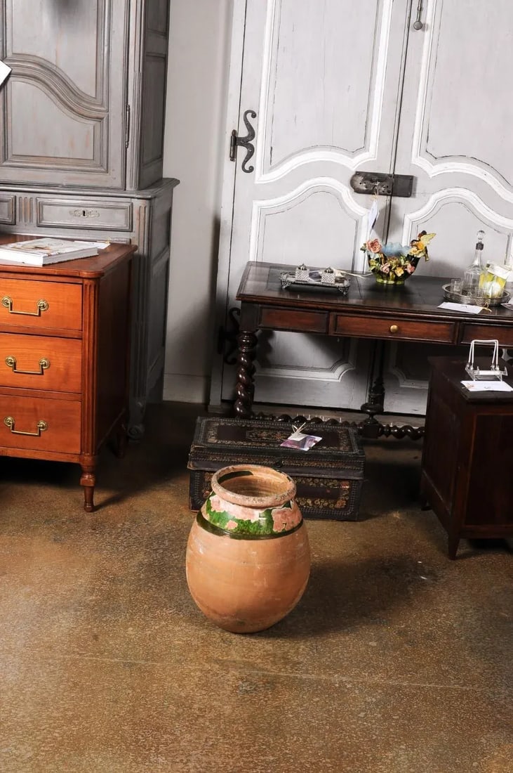 French Provincial Biot Jar with Green Glaze and Rustic Character, 20th Century - 7