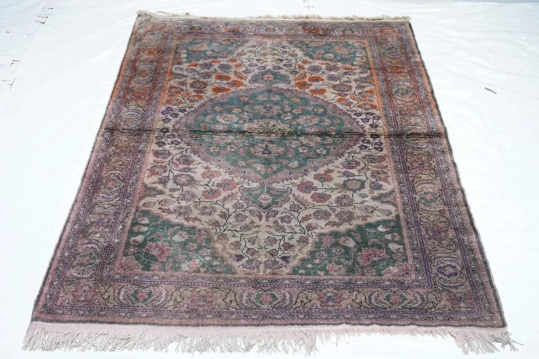 Vintage Sivas Rug 4' x 6' - 9