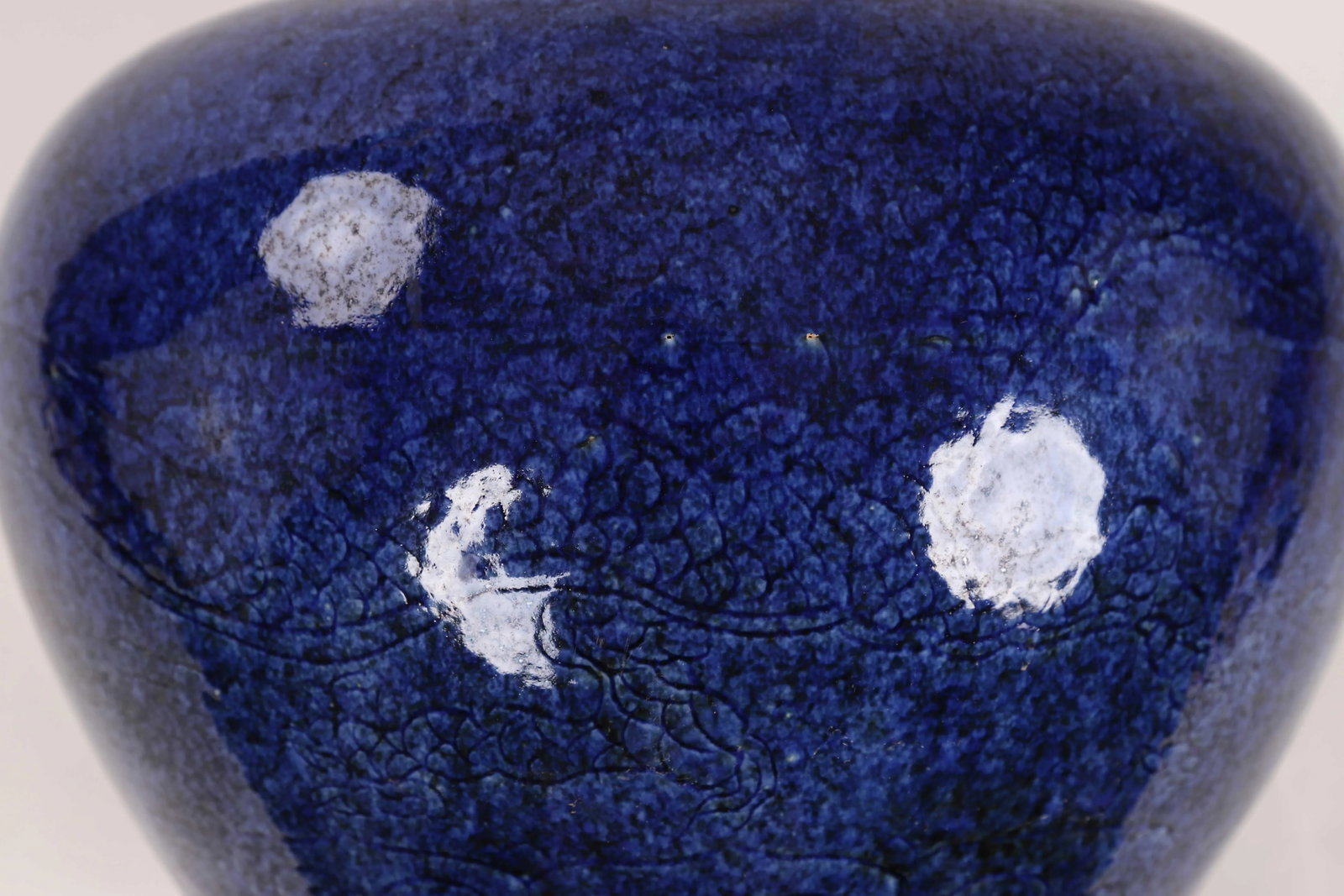 Early 20th-Century Chinese Cobalt-Blue-Glazed General Jar - 4