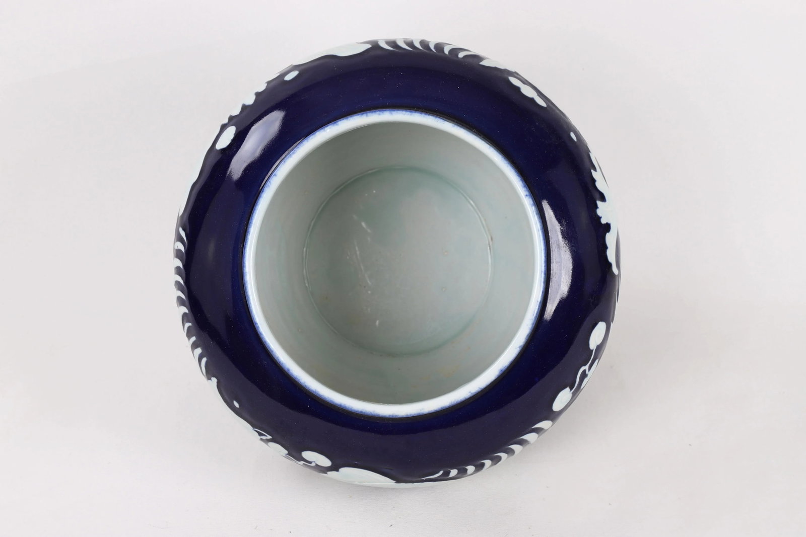 20th Century Chinese Cobalt Blue Glaze With Carved White Fish & Seaweed Design Jar - 12