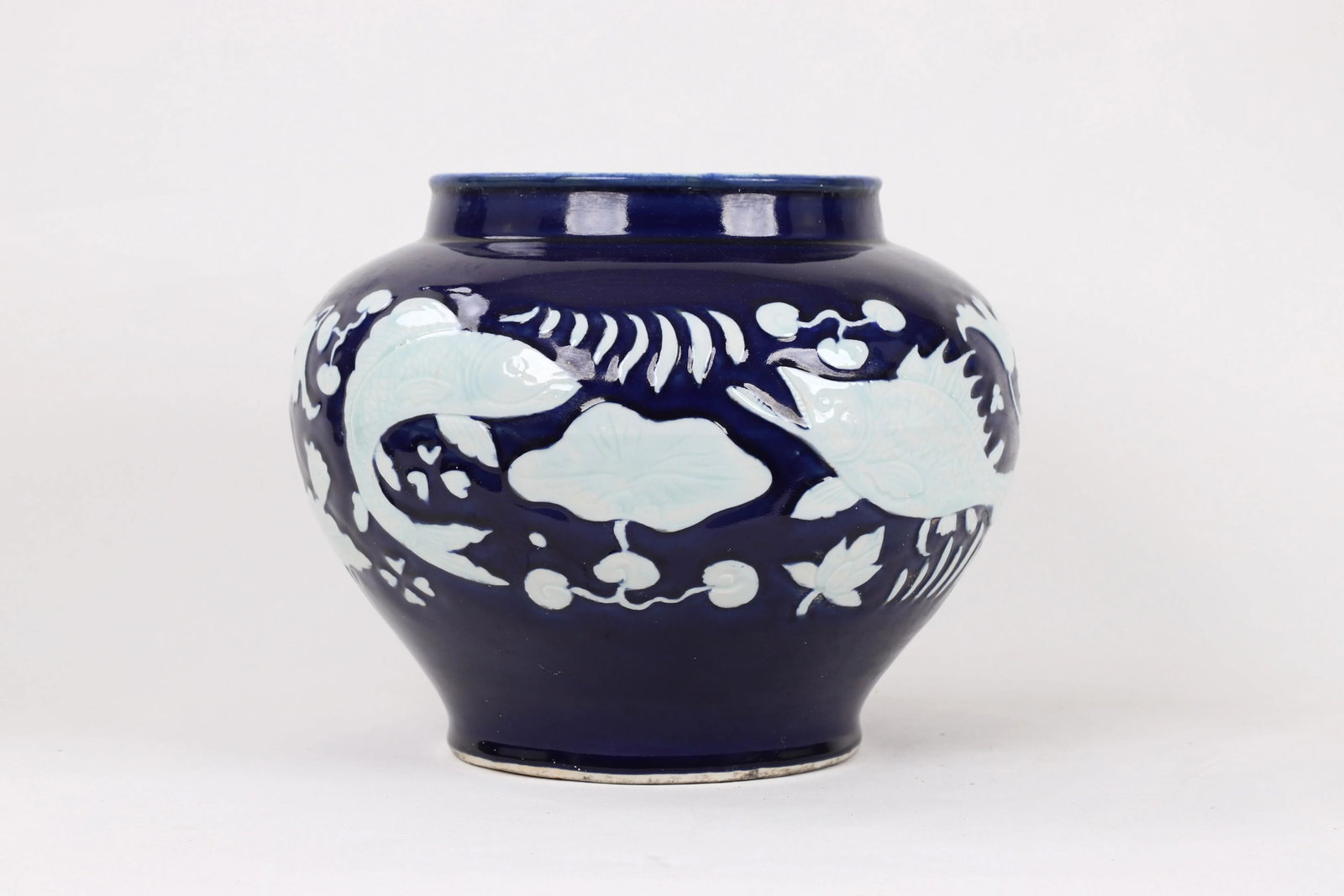 20th Century Chinese Cobalt Blue Glaze With Carved White Fish & Seaweed Design Jar - 13