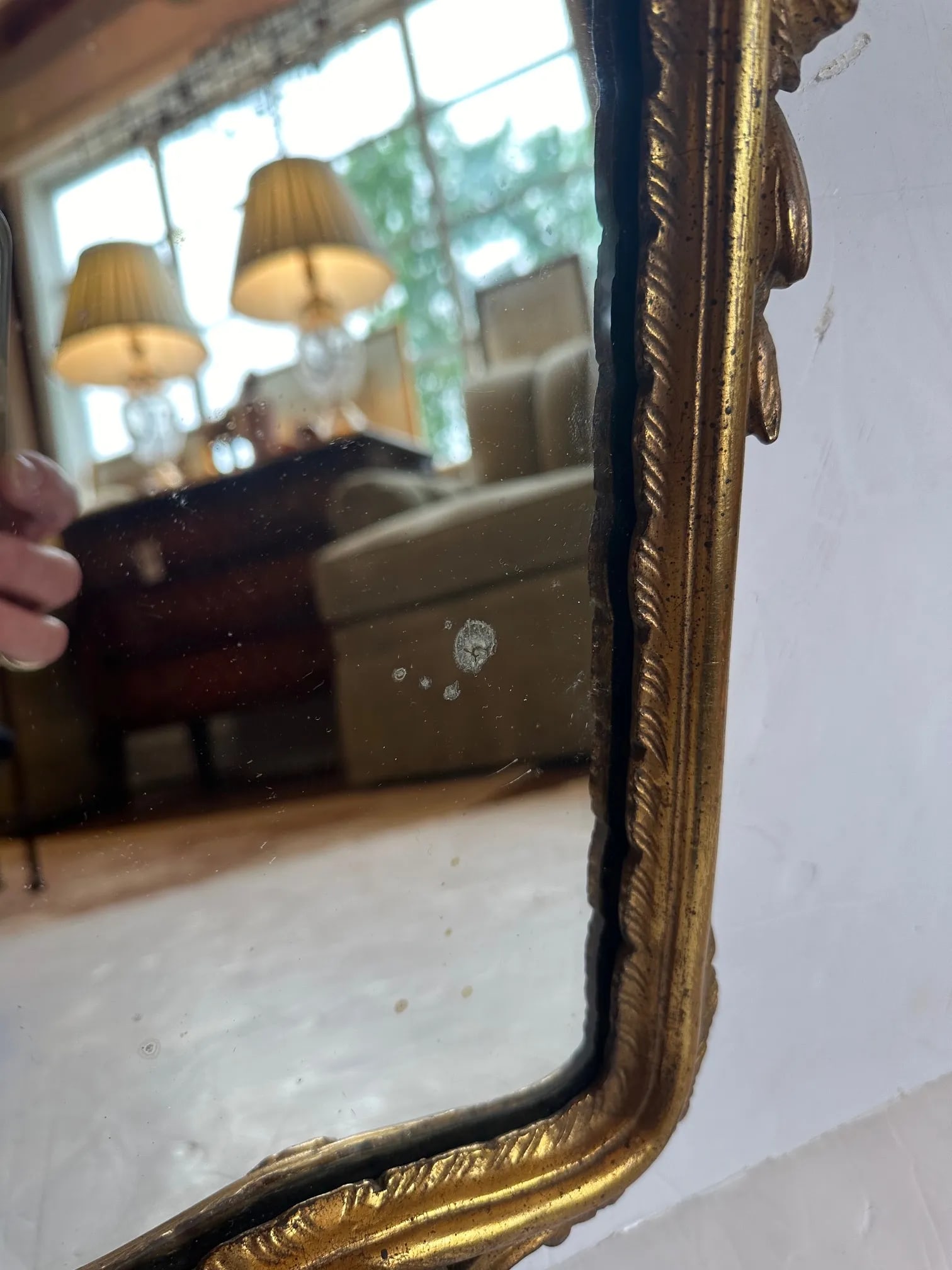 Elegant Vintage Italian Borghese Hand Carved Giltwood Mirror - 4