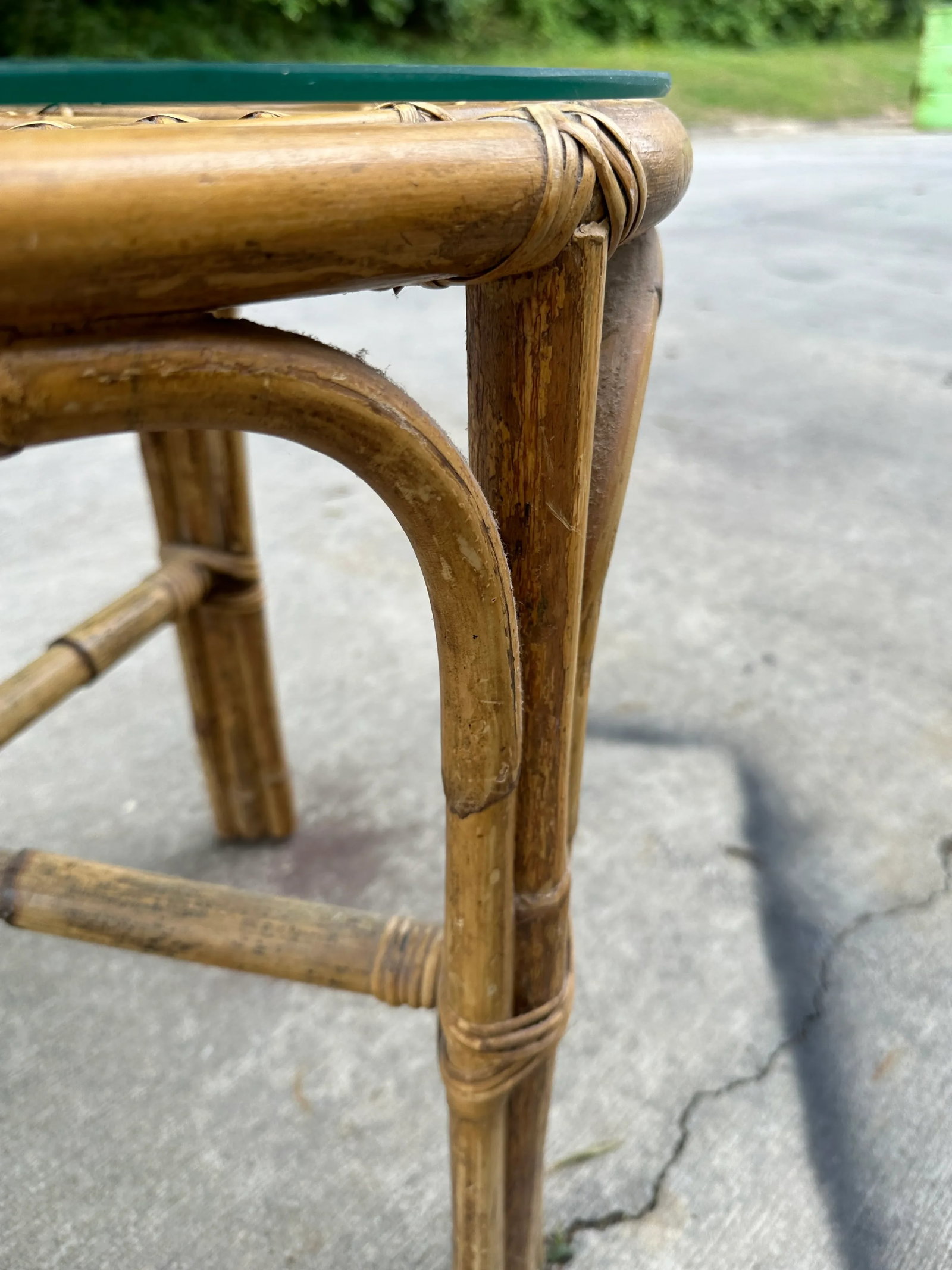 1970s Boho Chic Wicker Side Table With Glass Top - 4