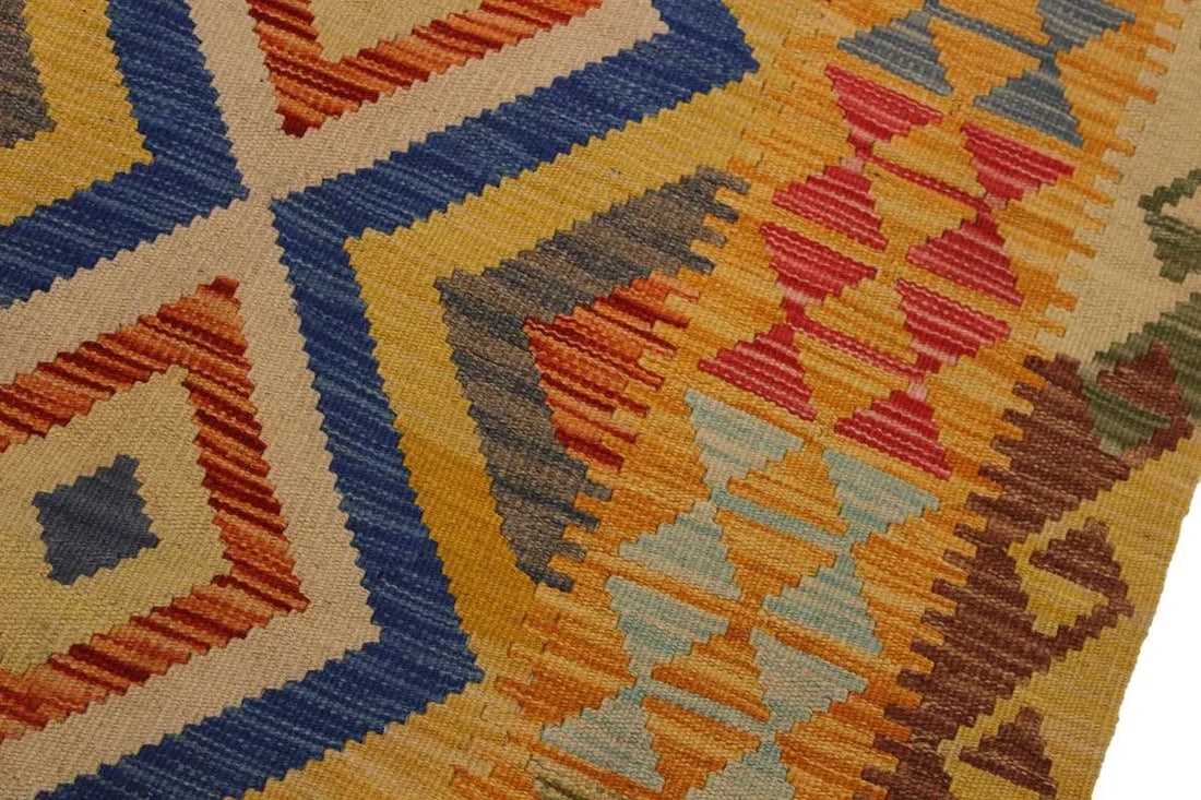Bohemian Kilim Hand-Woven Wool Rug -3'5" X 6'4" - 7
