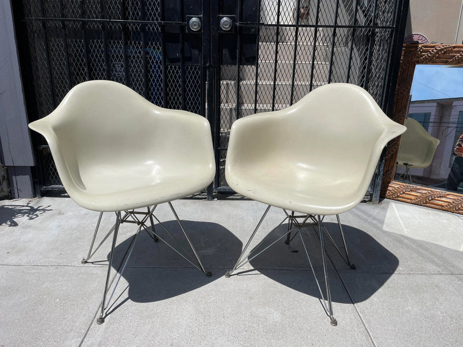 Pair of Eames Eiffel Chairs - 9