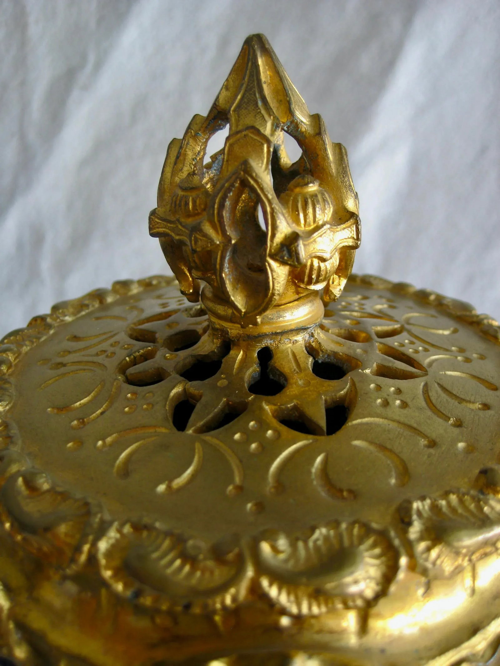 French Neo Gothic Bronze and Sevres Style Plaques Jewelry Box Late 18 Hundreds - 11