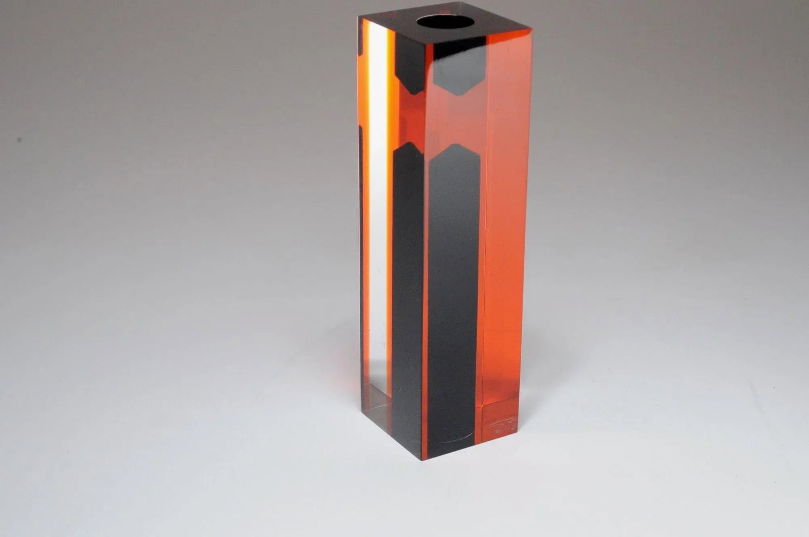 Italian Modern Orange and Black Lucite Soliflore / Bud Vase After Luigi Massoni - 4