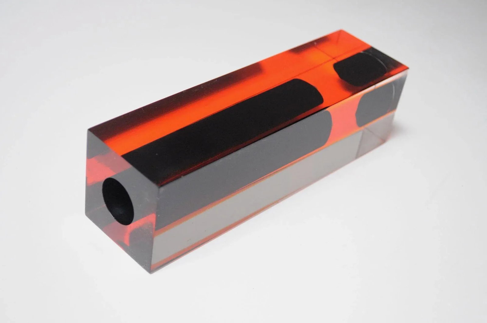 Italian Modern Orange and Black Lucite Soliflore / Bud Vase After Luigi Massoni - 8