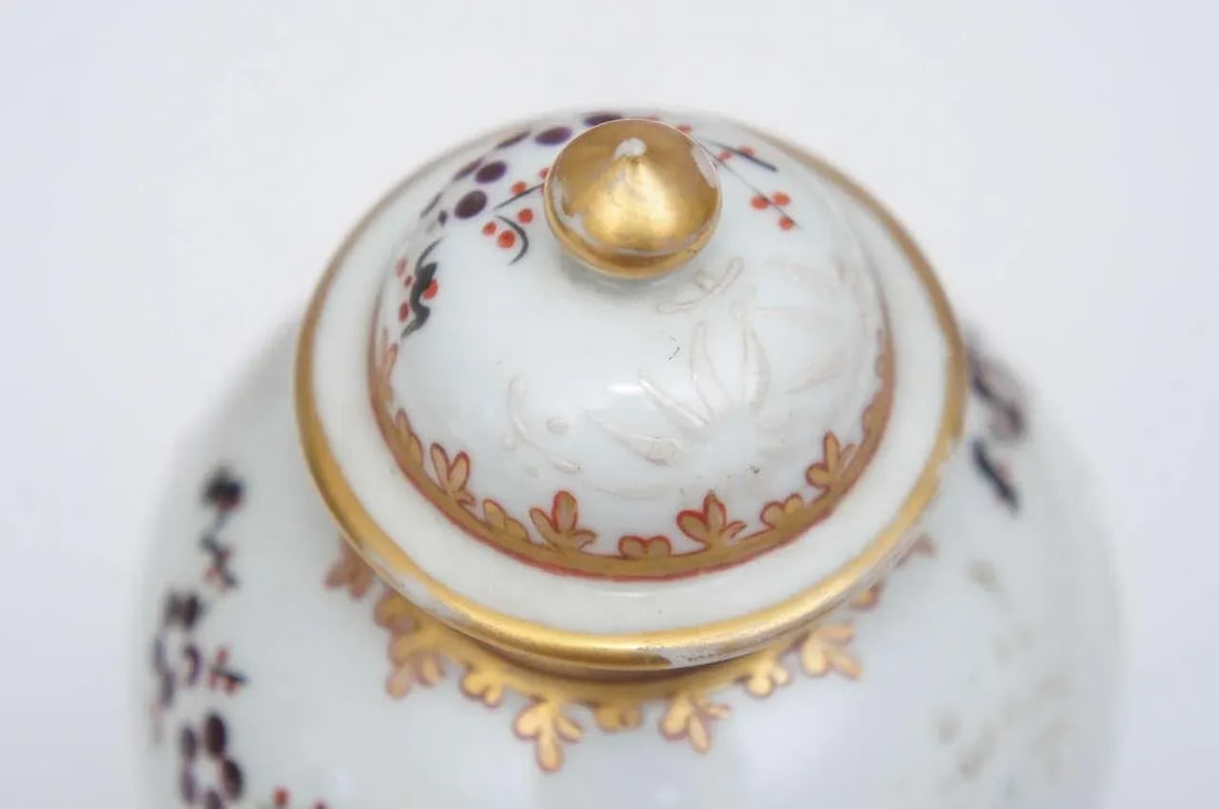 Samson Lidded Porcelain Vase - 3