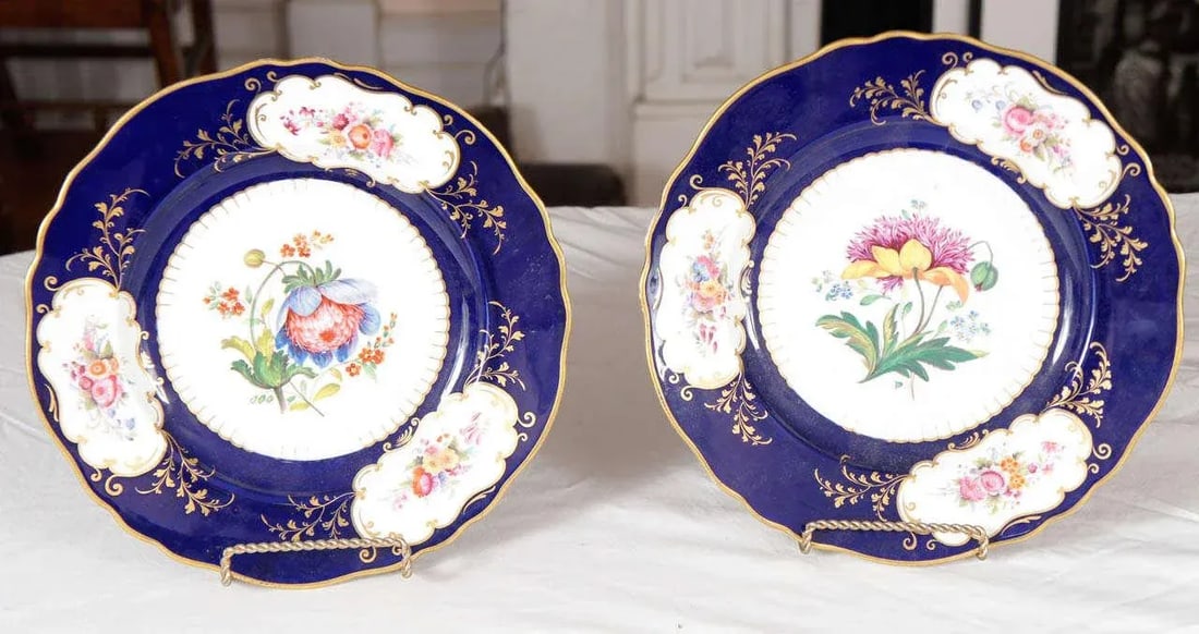 Similar Ridgway Porcelain Service Plates - a Pair - 2