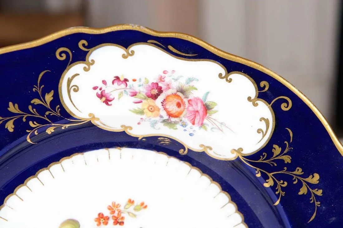 Similar Ridgway Porcelain Service Plates - a Pair - 4
