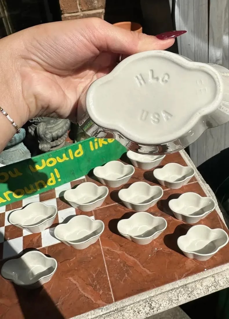 1970s HLC Usa Collection of Ceramic Clover Shaped Bowls- Set of 12 - 11