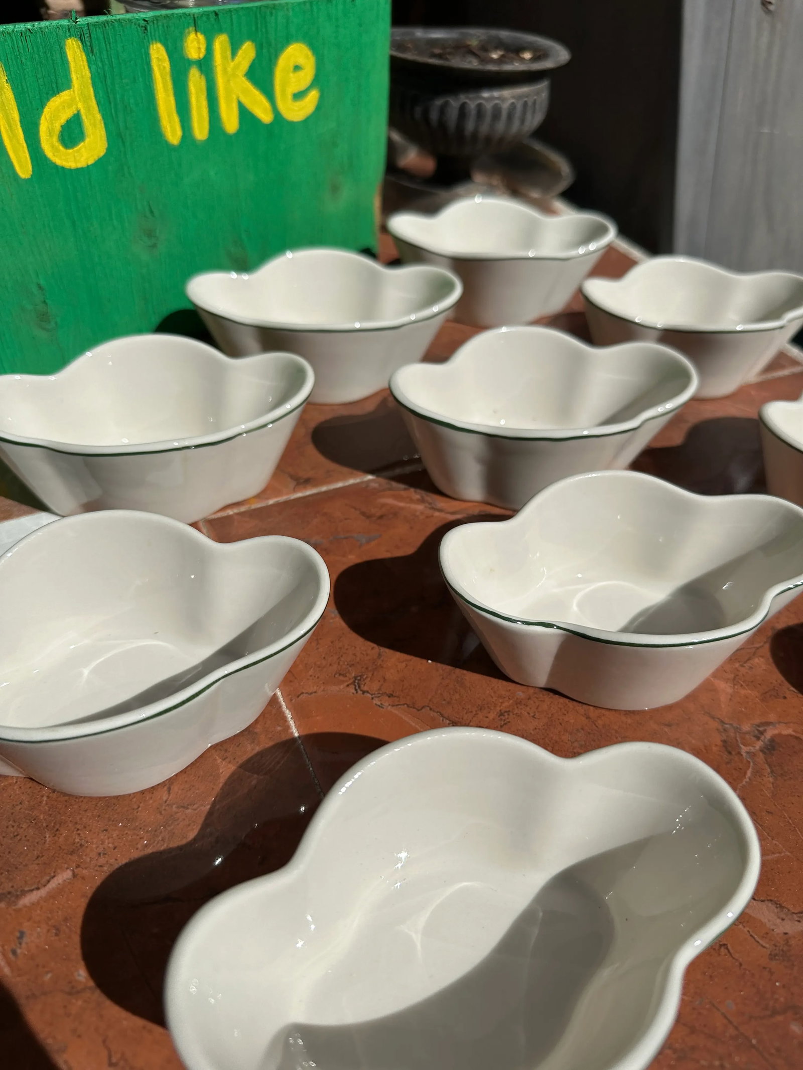 1970s HLC Usa Collection of Ceramic Clover Shaped Bowls- Set of 12 - 4