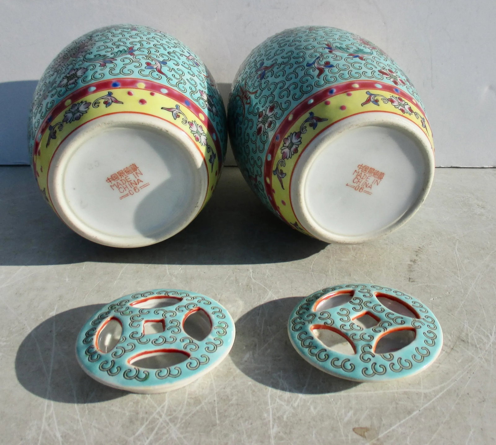 Pair of Chinese Porcelain Ginger Jar Turquoise Famille Rose-Pair of 2 - 3