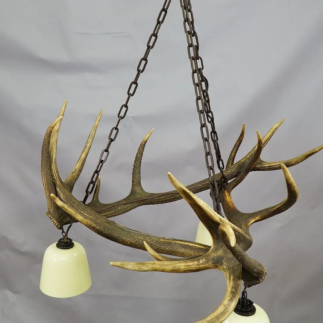 Rustic Antler Lamp With Deer Antlers - 3