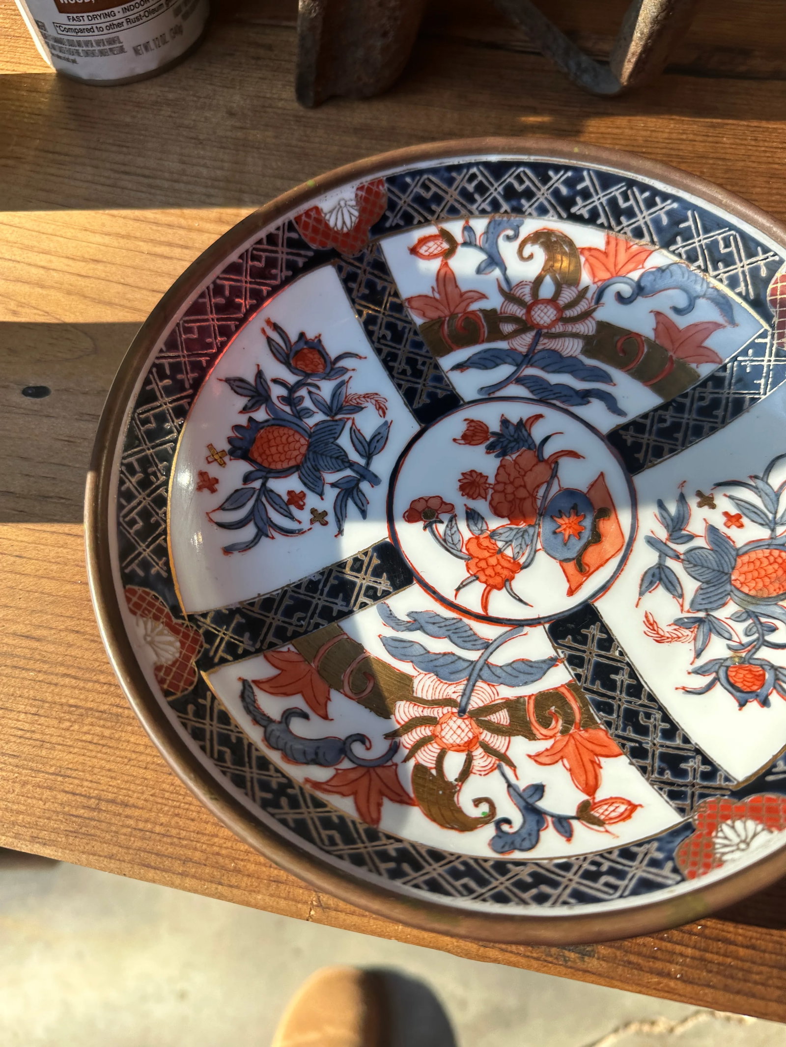 Pair of 1970s Asian Ceramic Plates With Brass Lining - 4