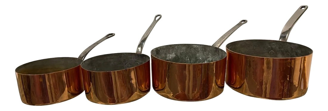 French Four Copper Pots in Different Sizes, 19th Century - Set of 4: Set of French Four Copper Pots in Different Sizes, 19th Century. Professionally cleaned and polished in France. A light coat of lacquer was applied Condition: Alterations: Unknown Imperfections: Some