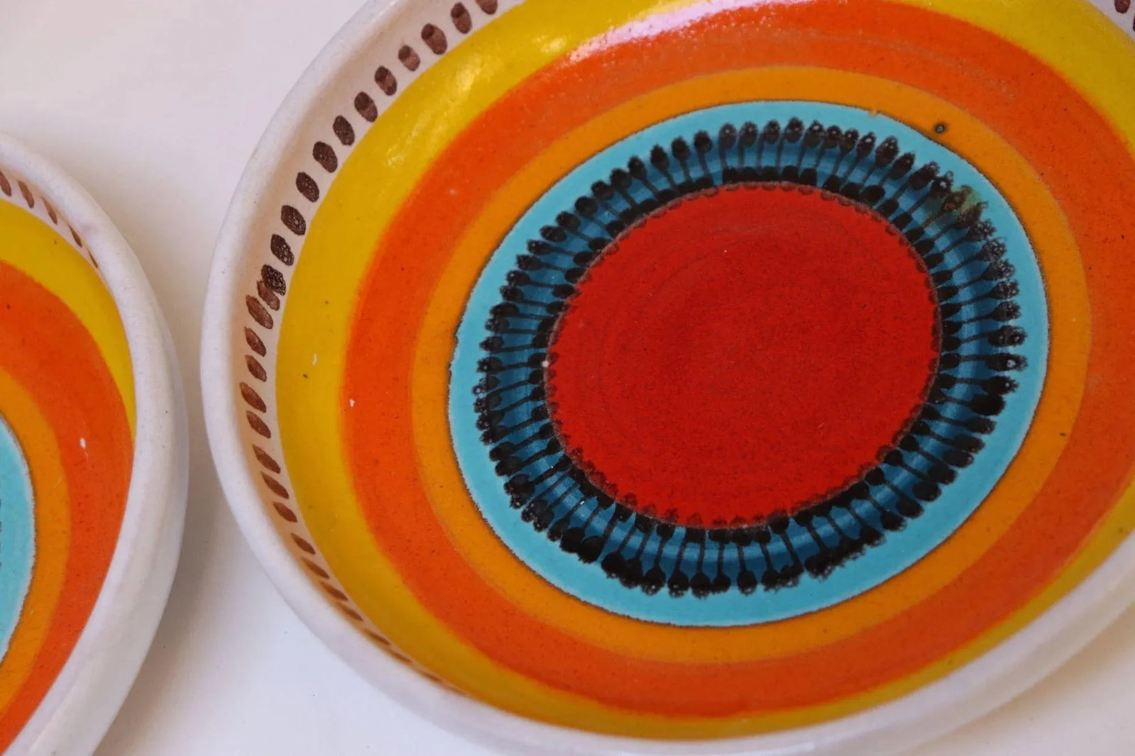 Set of Three Hand Painted Vintage Italian Ceramic Decorative Bowls by De Simone - 12