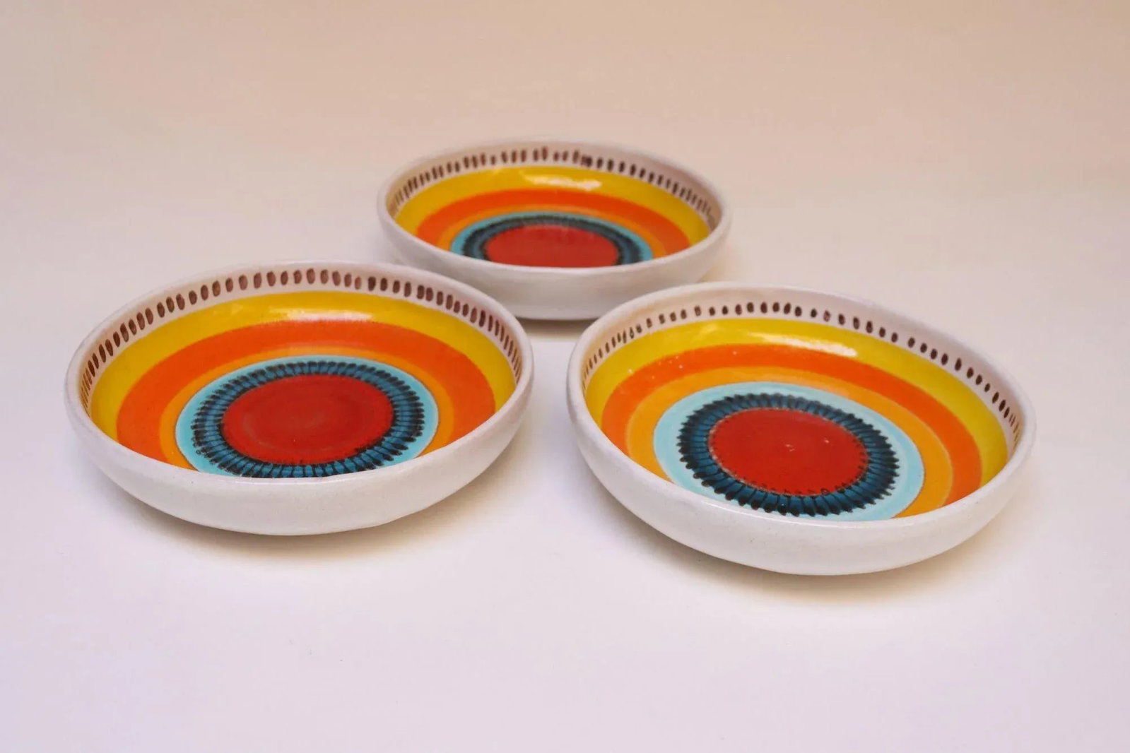 Set of Three Hand Painted Vintage Italian Ceramic Decorative Bowls by De Simone - 3