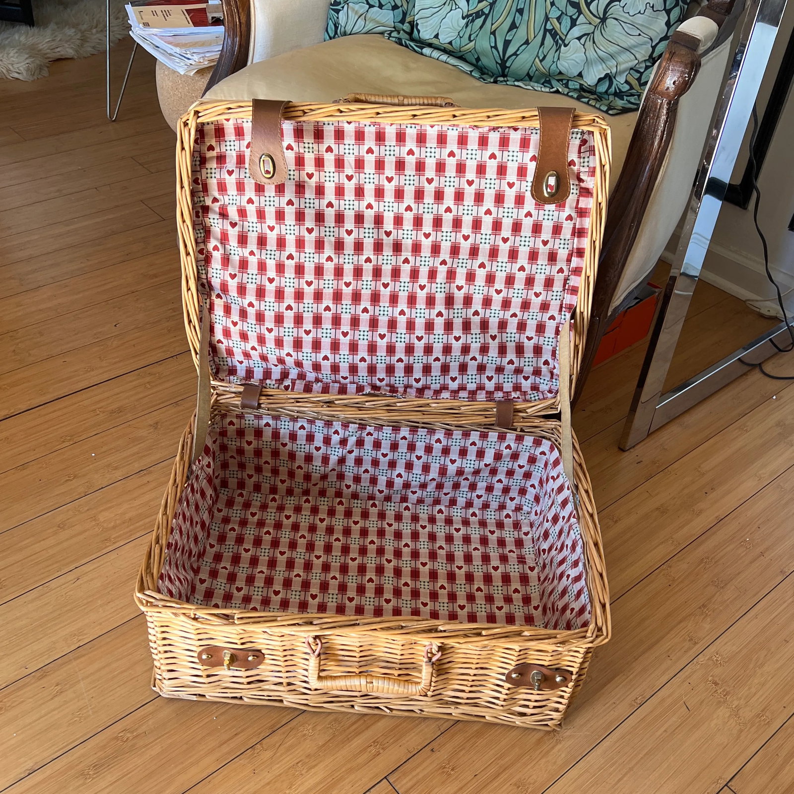 1970s Large Handmade Wicker Picnic Basket - 7