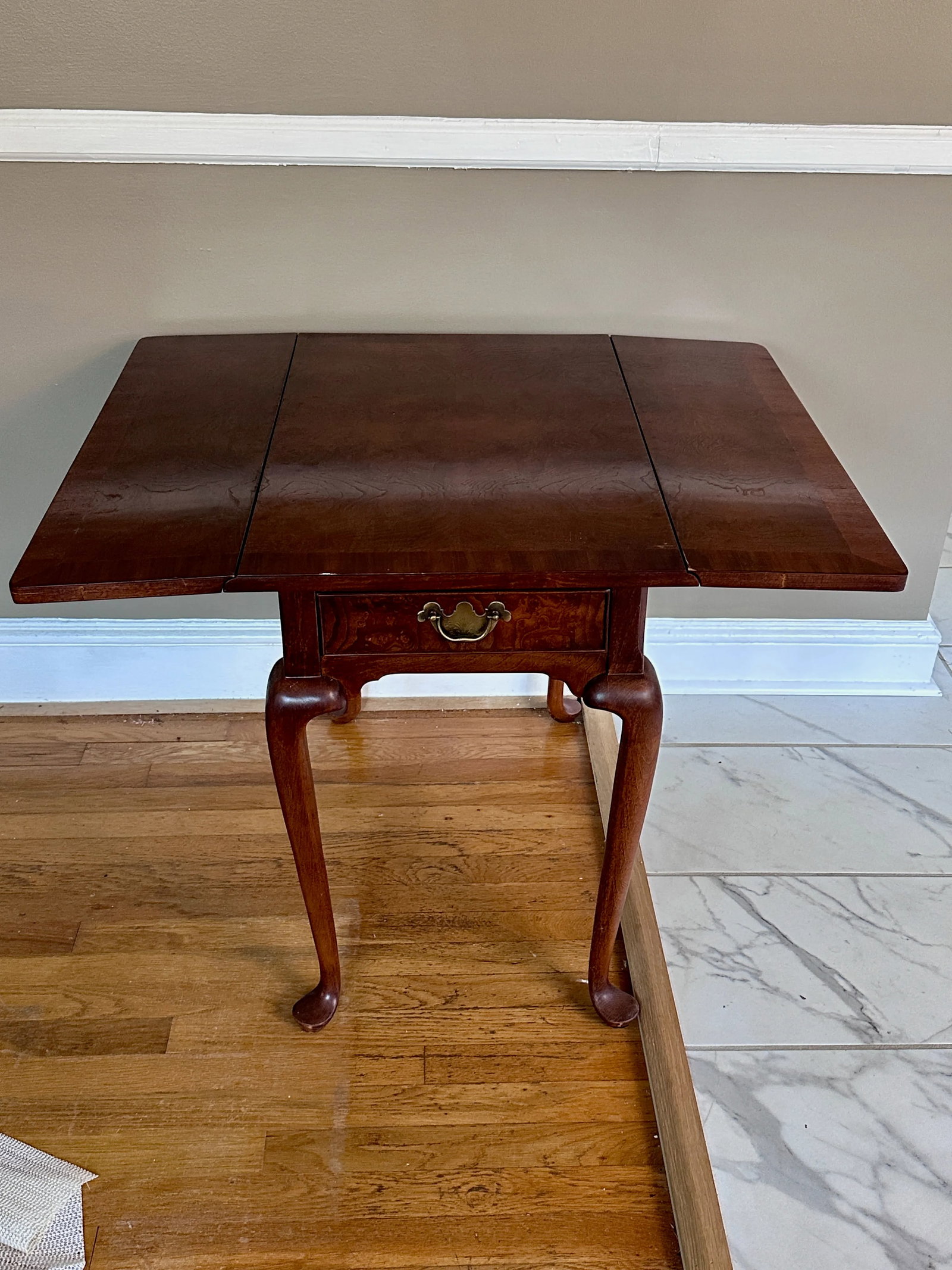 1970s Hekman Queen Anne Side Table - 11