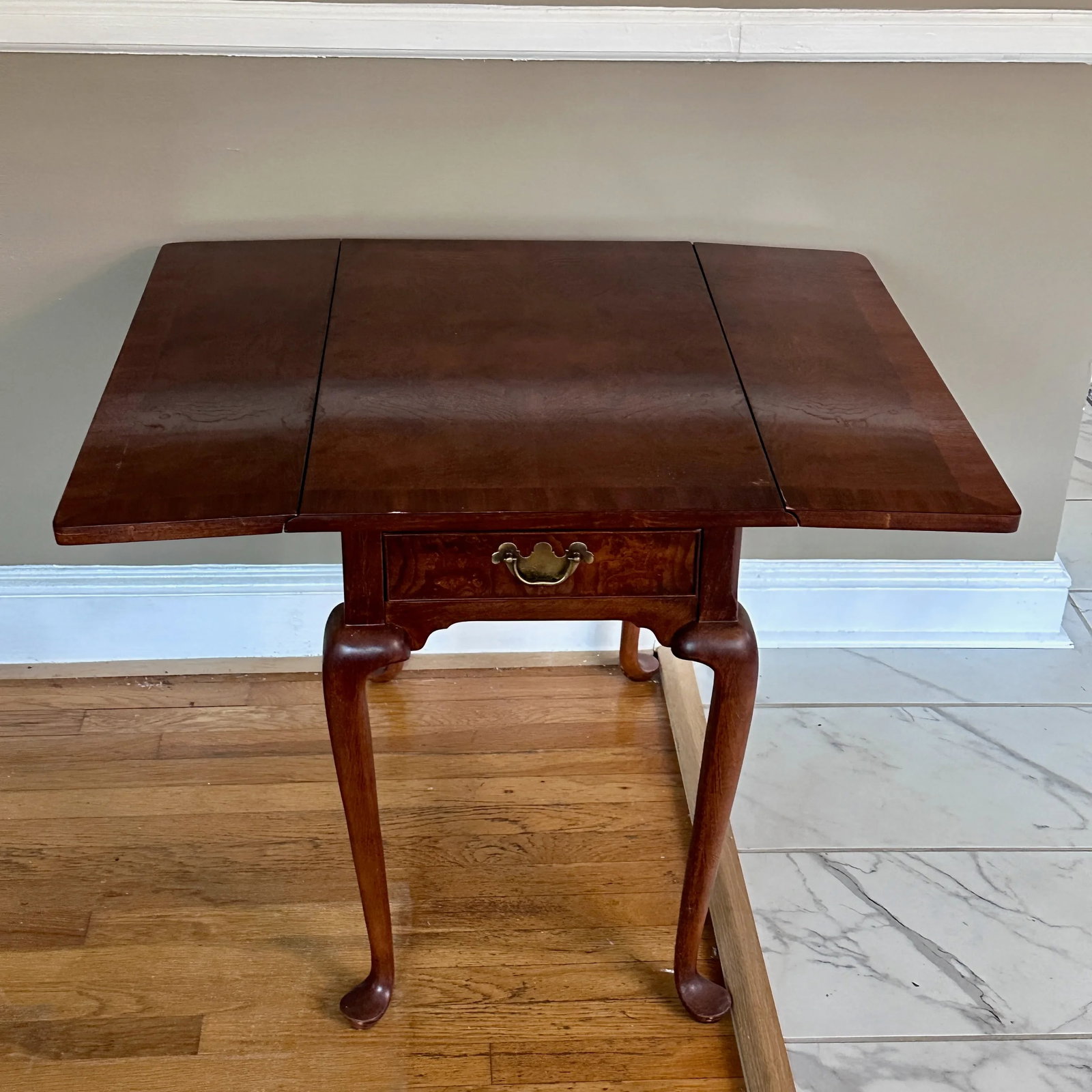 1970s Hekman Queen Anne Side Table - 4