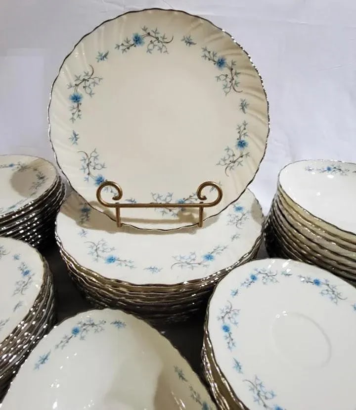 Lenox China Chanson Pattern Service for 12 - 72 Pcs - 4