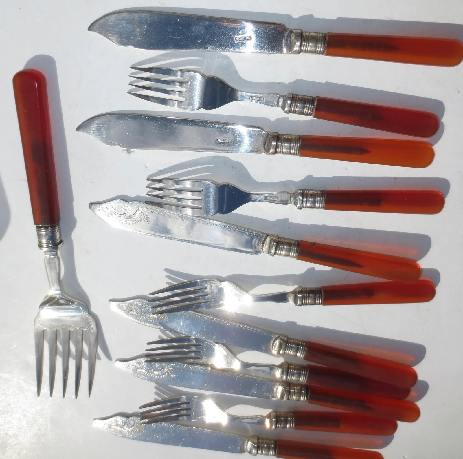 Bakalite Fish Set With Server - 4