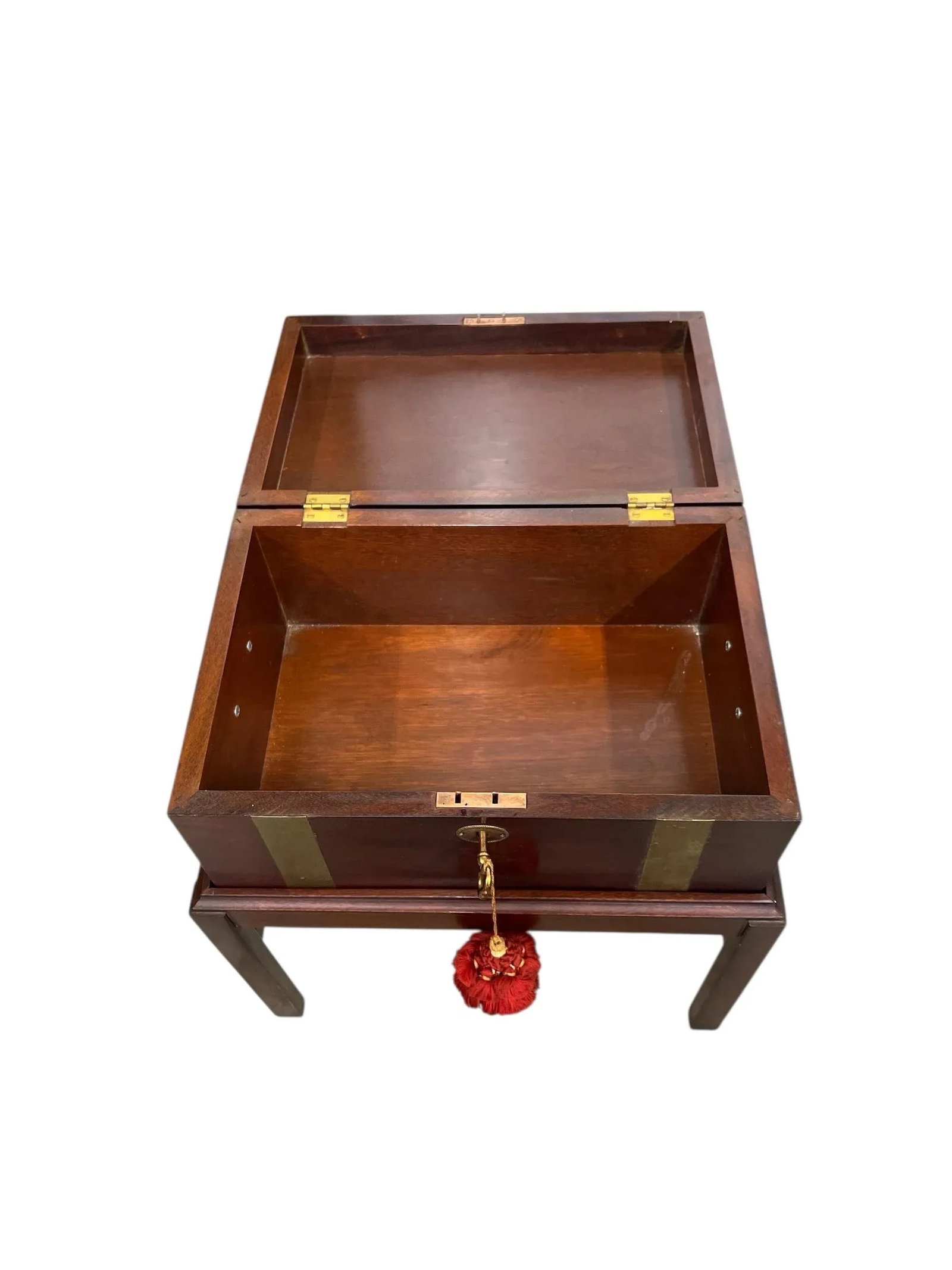 Vintage Campaign Style Hinged Lid Cellarette Box on Stand With Key - 6