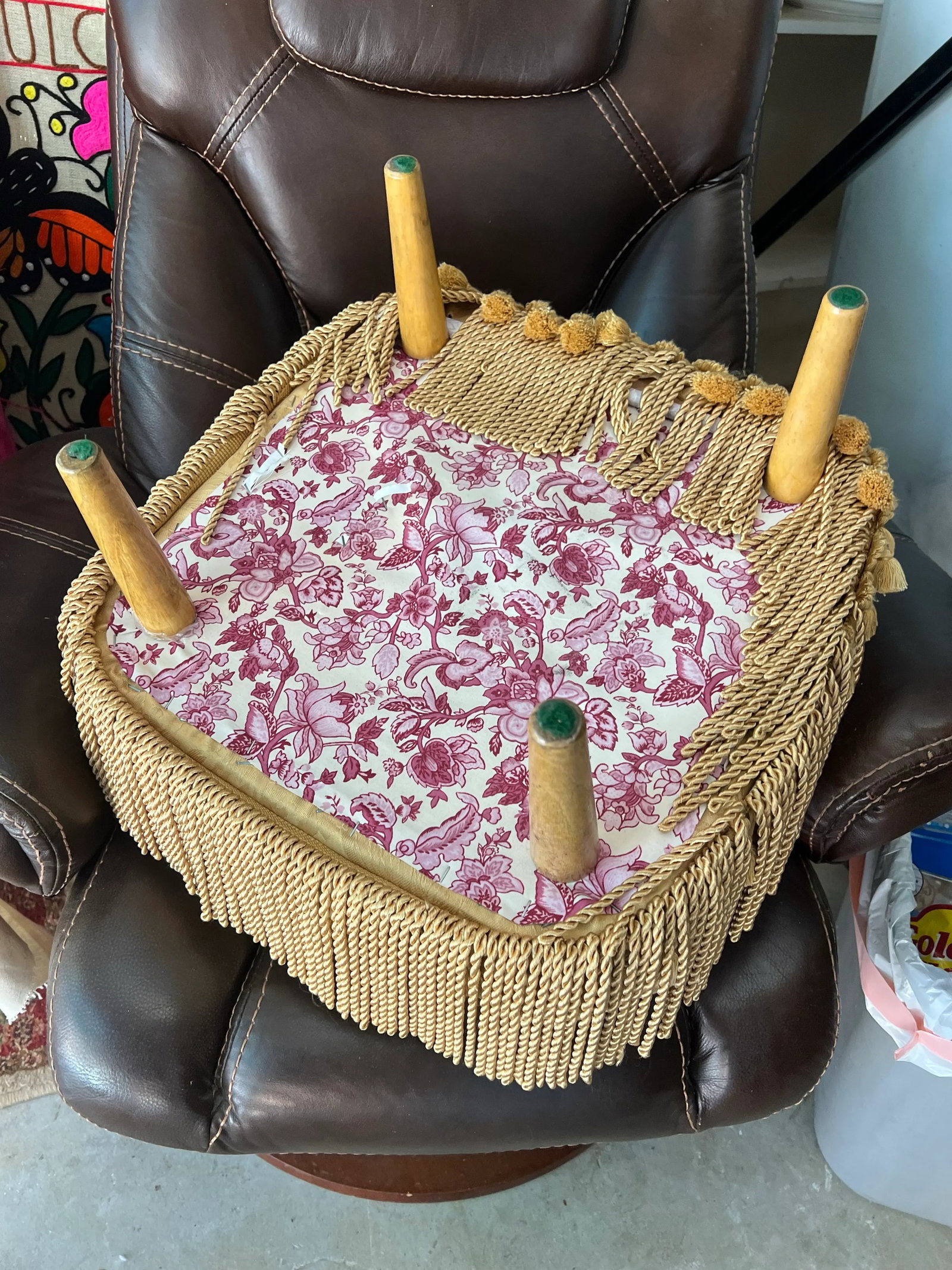 1970s Yellow Covered Ottoman With Tassels - 3