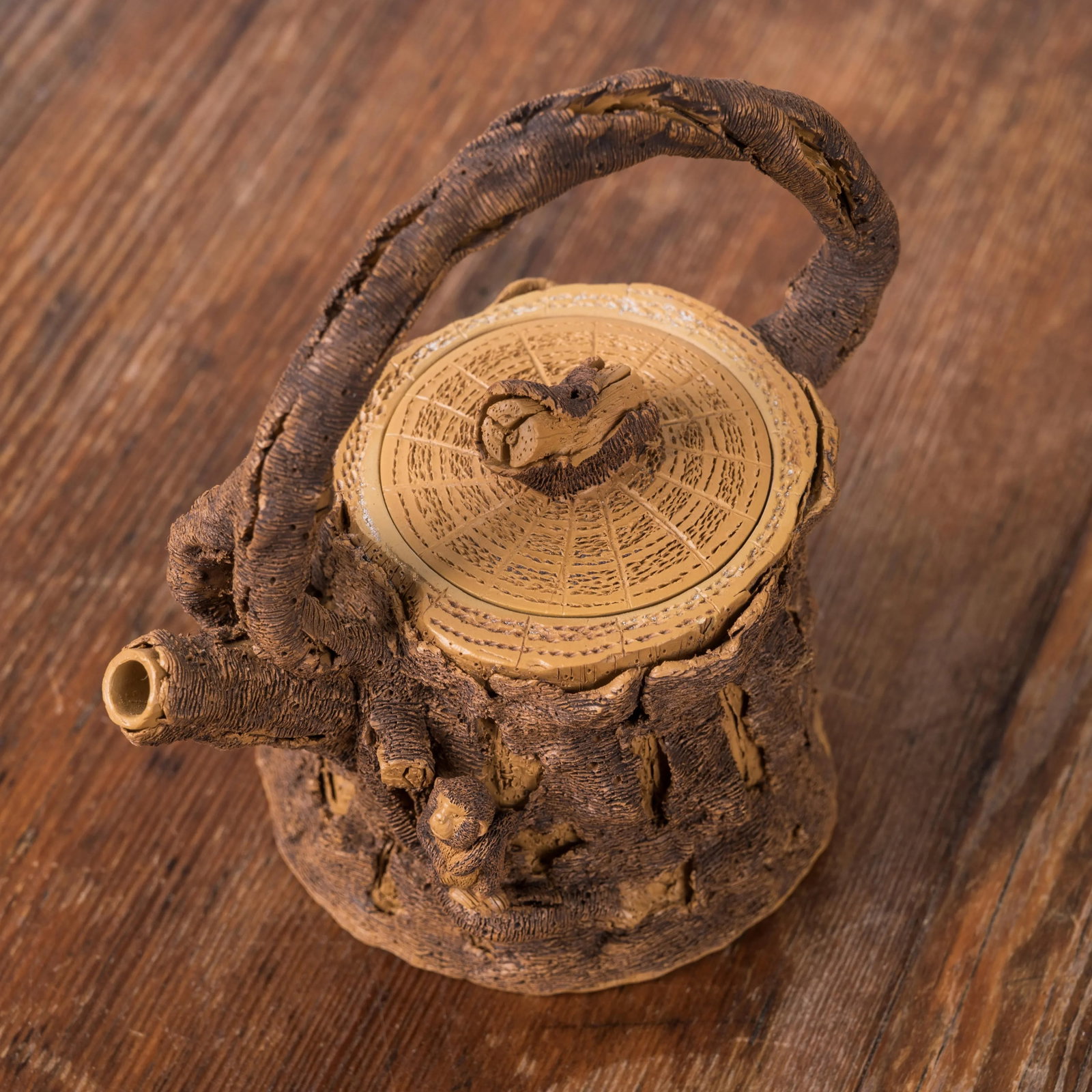 é™³æ³°æº Yixing Zisha "˜Tree Stump' Tea Pot - 2