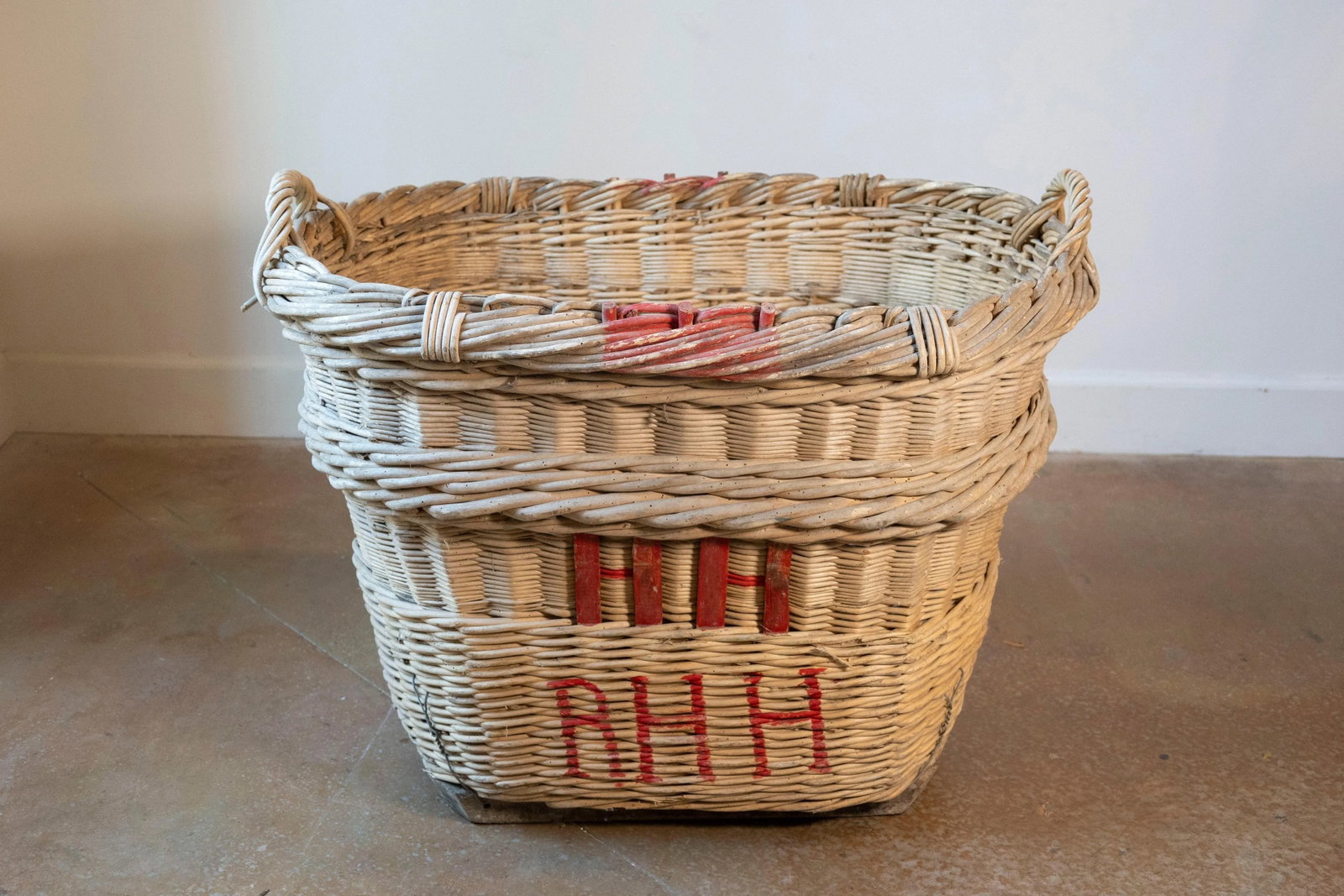 French Champagne Harvesting Basket - 2