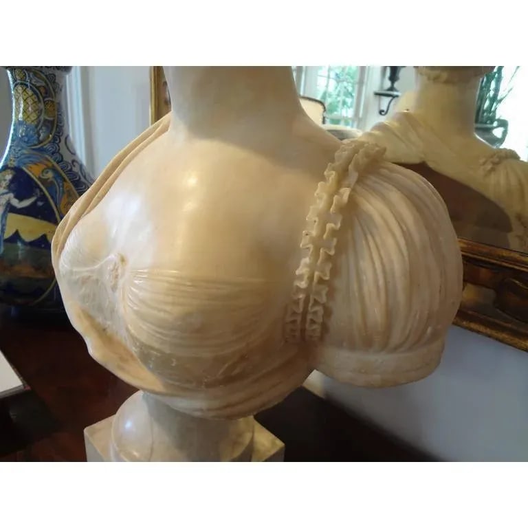 19th Century Italian Classical Alabaster Bust - 4