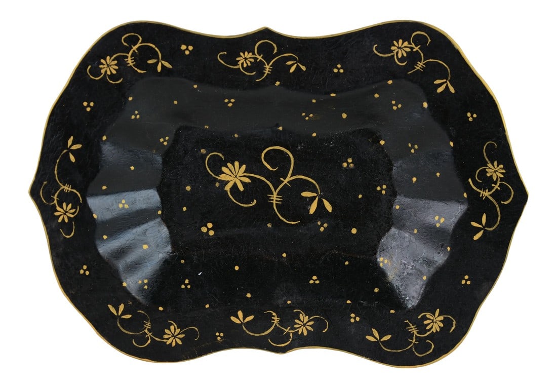 Vintage Hand-Painted Desktop Decoration Plate/Tray: Vintage hand-painted desktop decoration plate. Hand painted vintage floral pattern. Has excellent decorative effects.Size:9"*14"*1" Condition: Alterations: Original Condition Unaltered Imperfections: