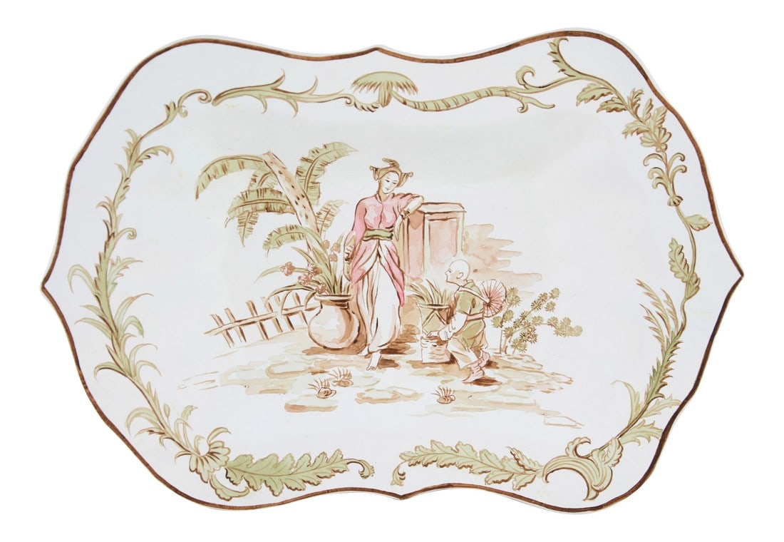 Vintage White Hand Painted Chinoiseries Style Patterned Plate/Tray: Vintage white hand-painted Chinoiserie style decoration tray plate. Lady in the garden, Has excellent decorative effects. Size: 9" * 14" * 1" Condition: Alterations: Original Condition Unaltered