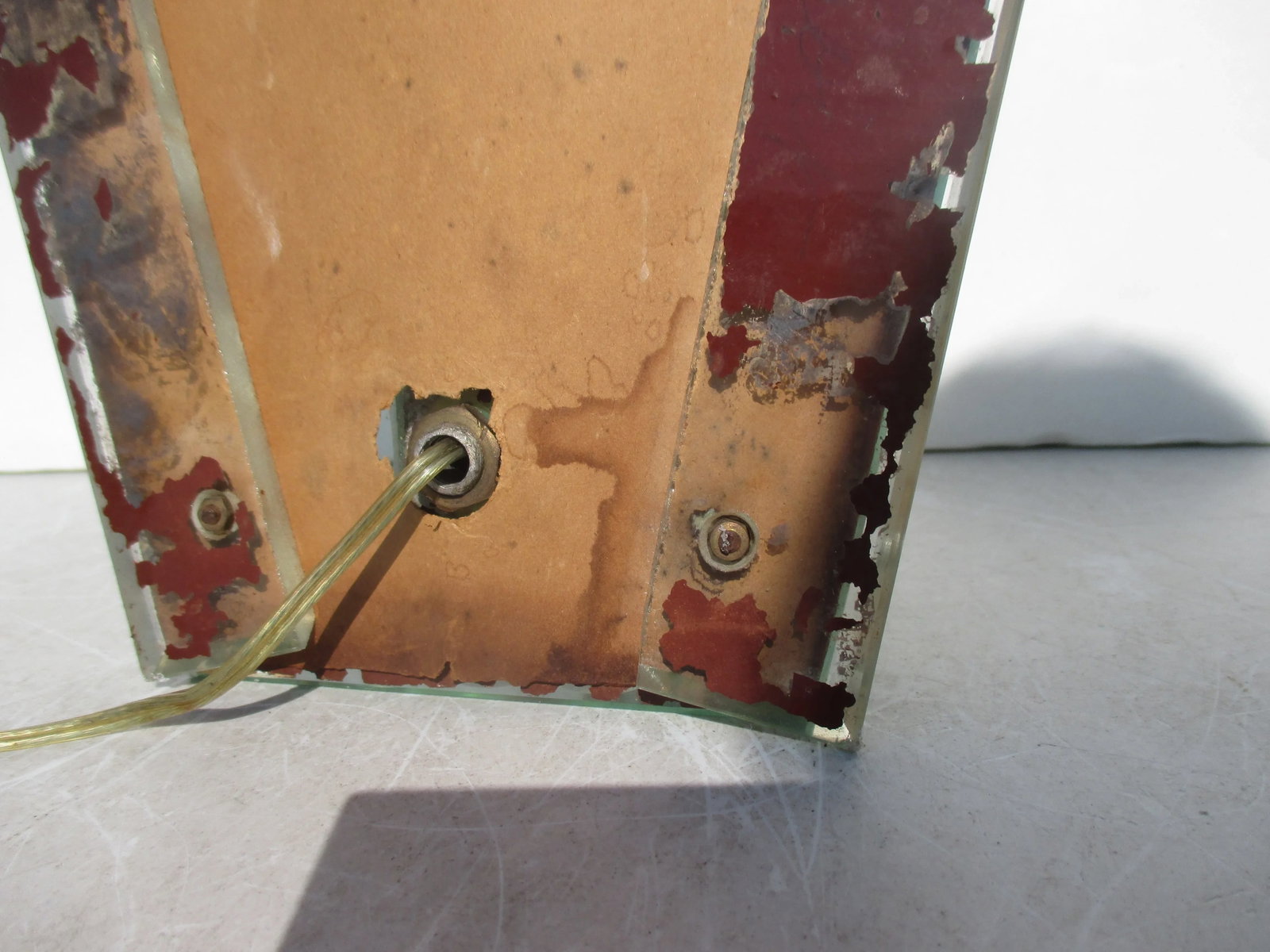 Hollywood Regency Mirrored Single Light Sconce - 13
