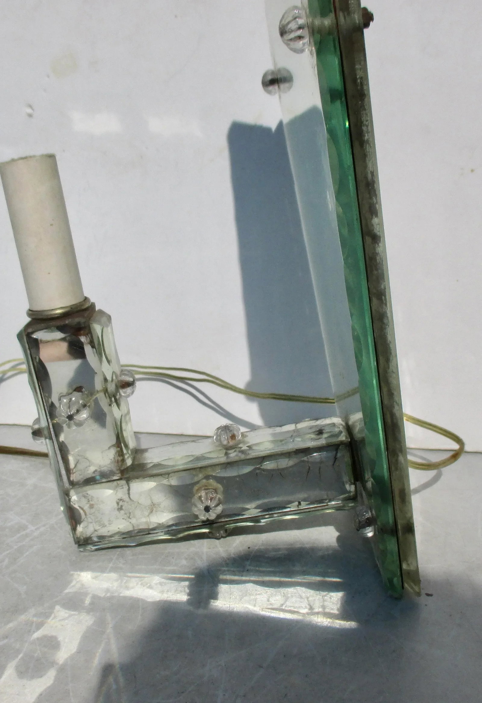 Hollywood Regency Mirrored Single Light Sconce - 8