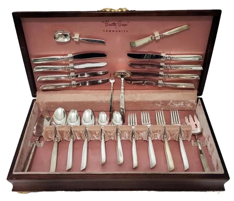 1950s Traditional South Seas Silverplate 1955) by Oneida Silver Flatware in Wooden Chest - 56 PCS - 13